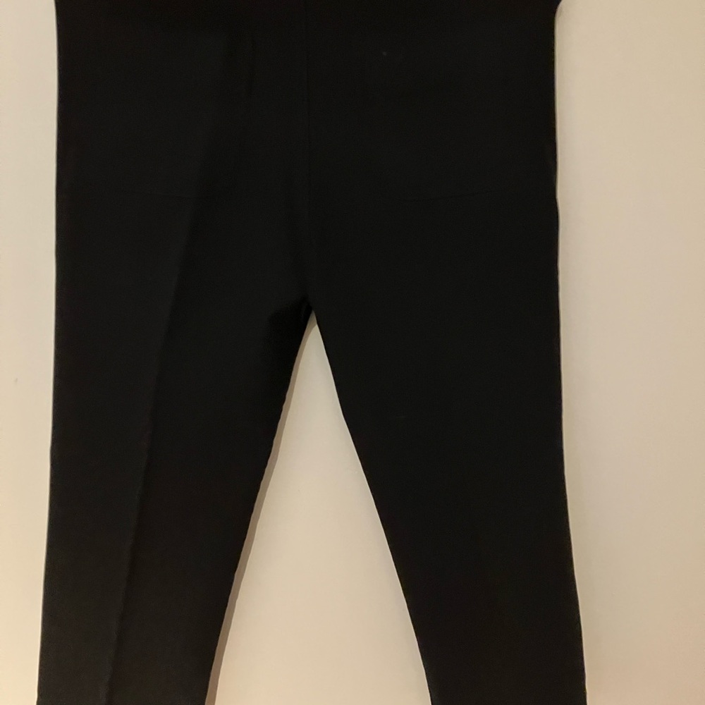 Red Coral black capris. - Picture 2 of 5